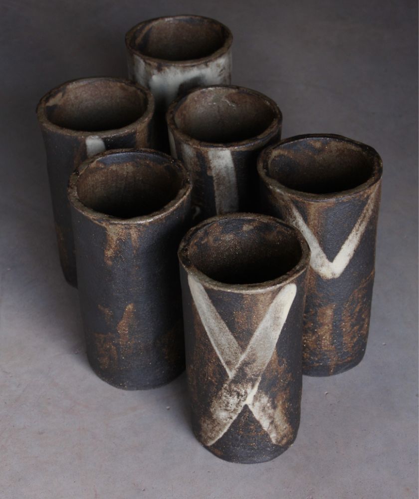 vase artisanal en grès noir