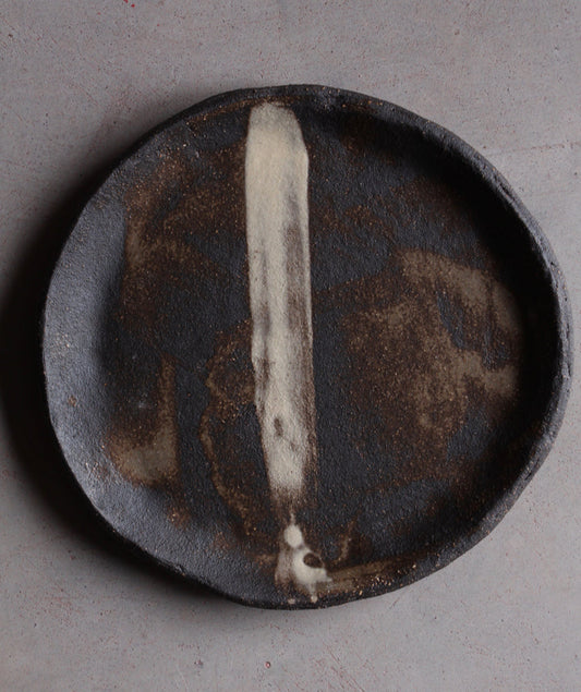 assiette plate noire